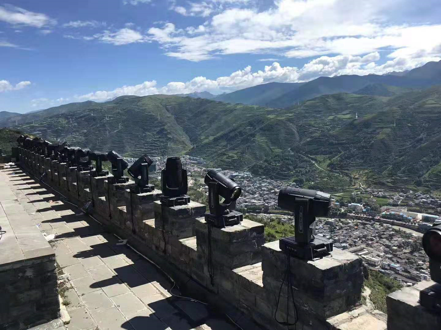四川阿坝州古城墙  文旅灯光项目（采用F380防水光束130台）